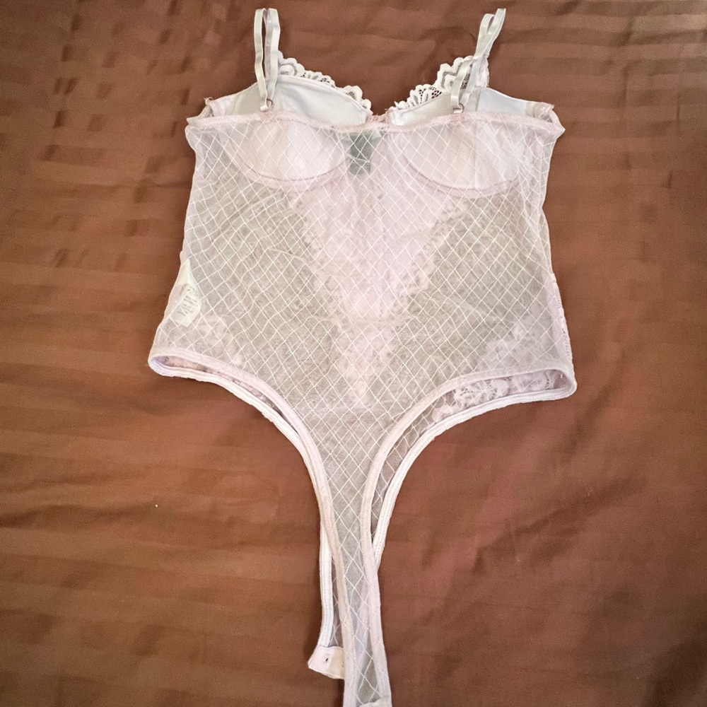 Forever 21 Sheer Lace Bodysuit
Pale Pink
Size M
Gently worn - Picture 4 of 5